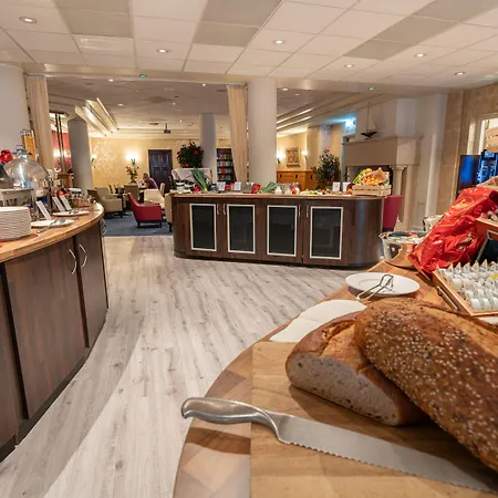 Отель Badhotel Scheveningen