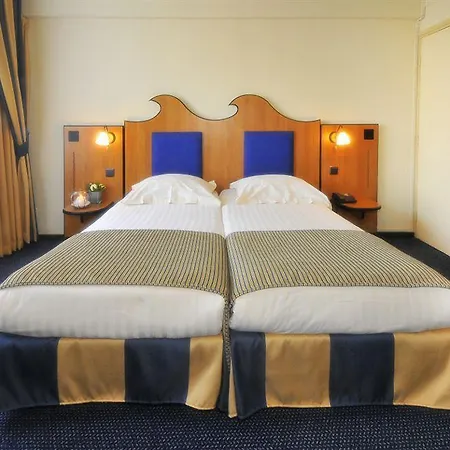 Отель Badhotel Scheveningen 3*