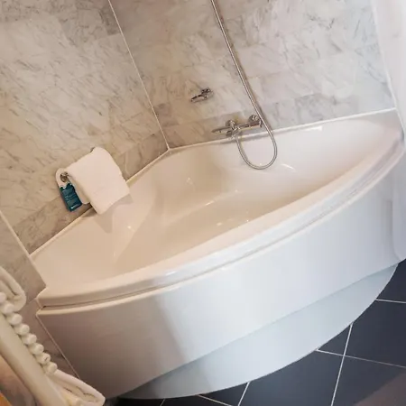 Badhotel Scheveningen 3*