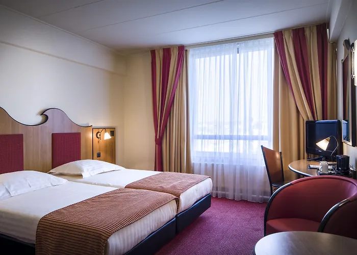 Отель Badhotel Scheveningen