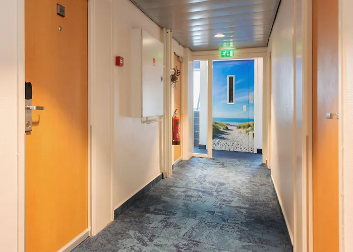 Badhotel Scheveningen 3*