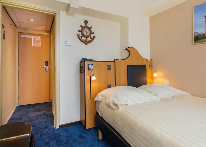 Badhotel Scheveningen 3*