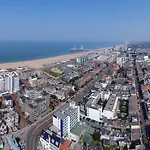 Badhotel Scheveningen ホテル 3*